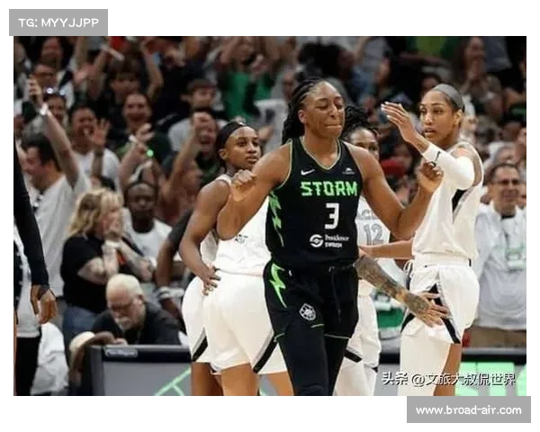 托马斯助攻数超越范德斯洛特 成WNBA季后赛历史助攻王